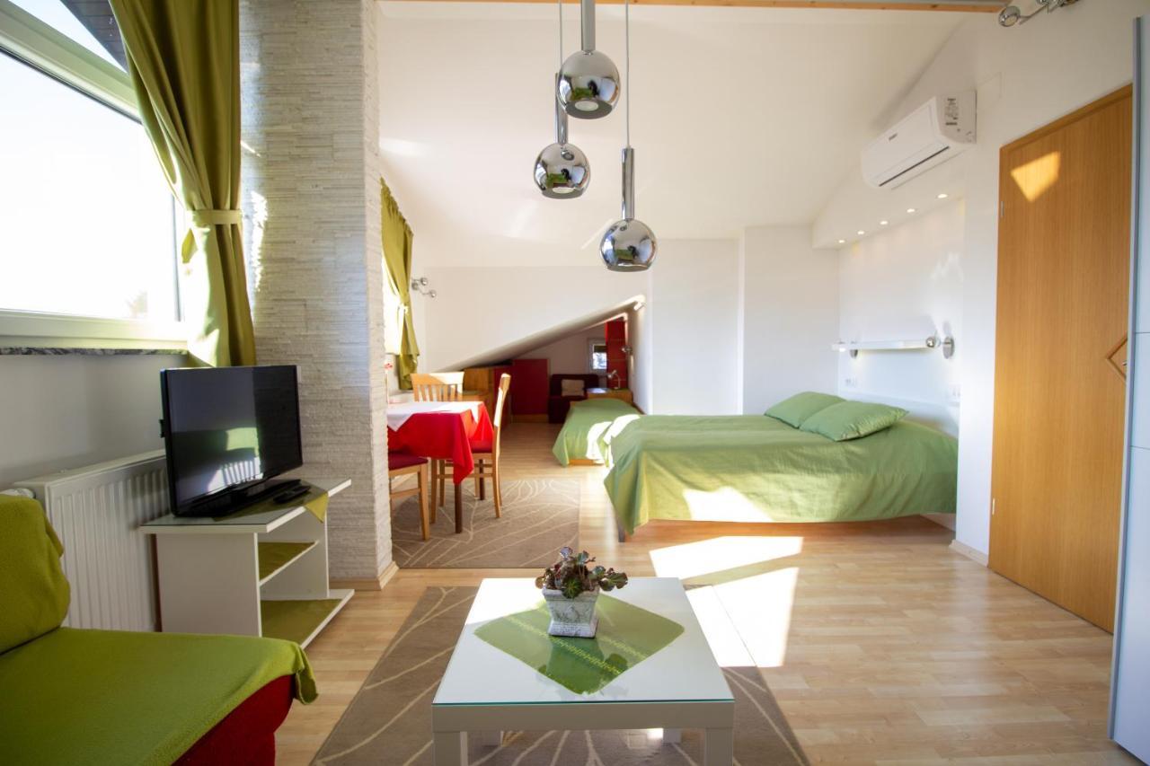 Garden Apartments Jansa ราโดว์ลิตซา ภายนอก รูปภาพ